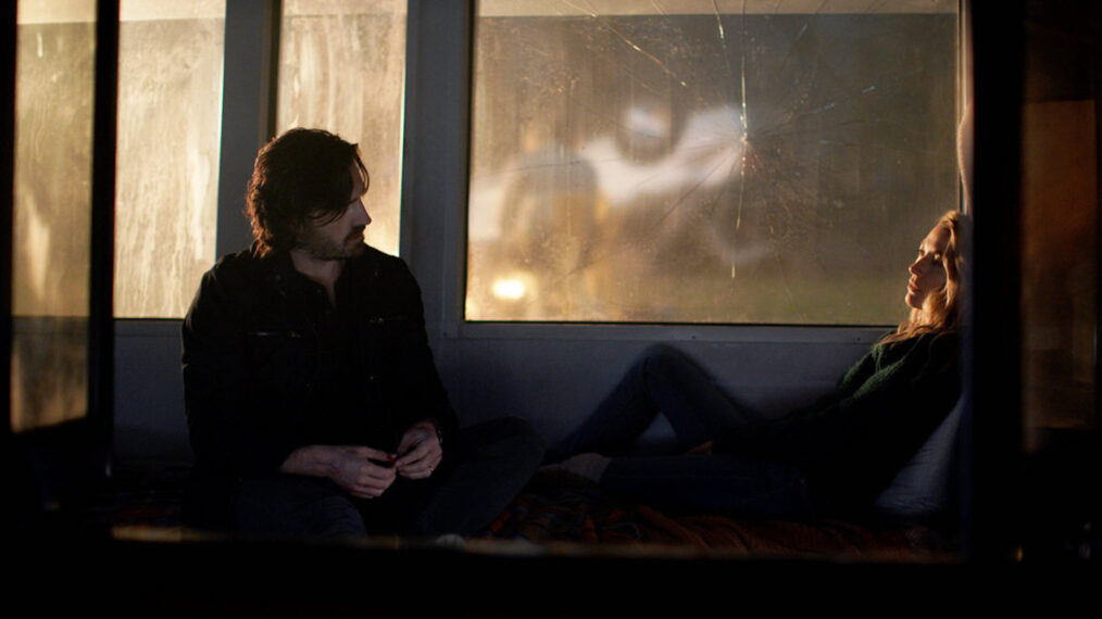 Eoin Macken as Gavin Harris, Natalie Zea as Eve Harris in 'La Brea' - Season 2, 'Murder in the Clearing'