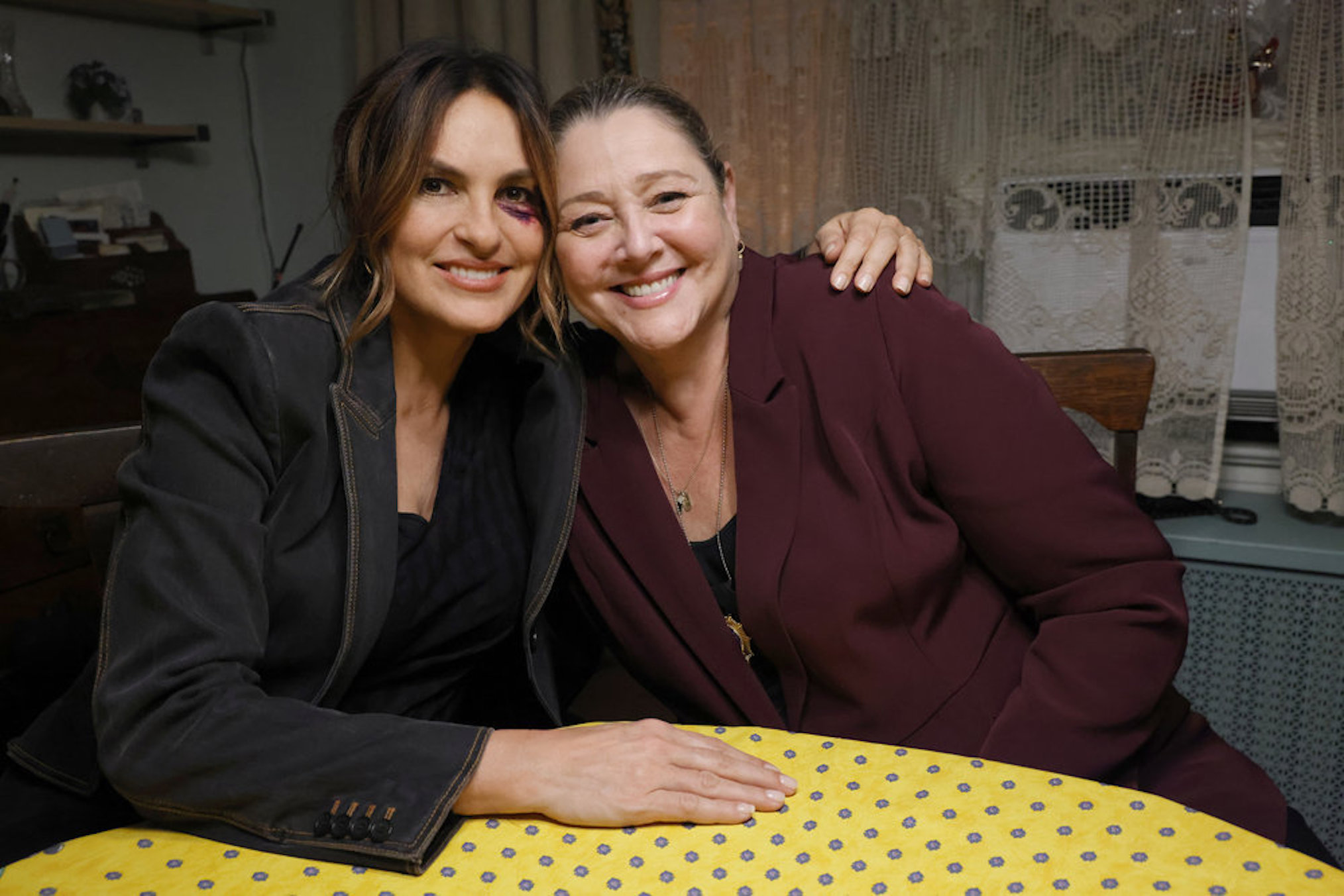 Mariska Hargitay and Camryn Manheim on 'Law & Order: SVU'