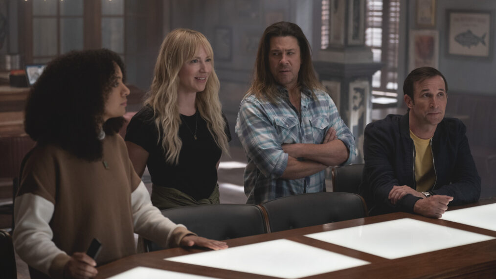 Aleyse Shannon, Beth Riesgraf, Christian Kane, and Noah Wyle in 'Leverage: Redemption'