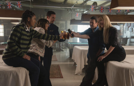 Aleyse Shannon, Gina Bellman, Noah Wyle, Christian Kane, and Beth Riesgraf in 'Leverage: Redemption'