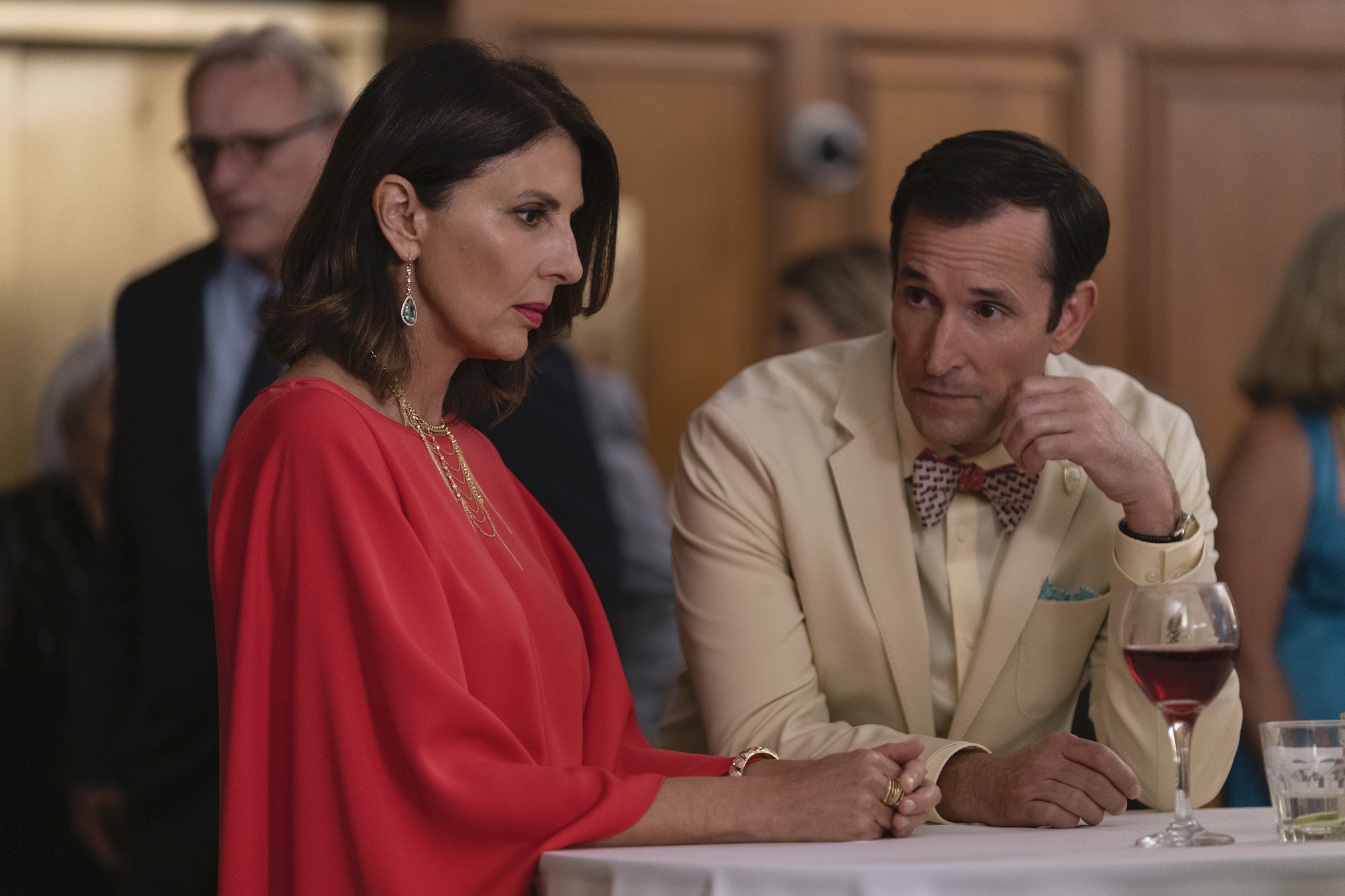 Gina Bellman and Noah Wyle in 'Leverage: Redemption'