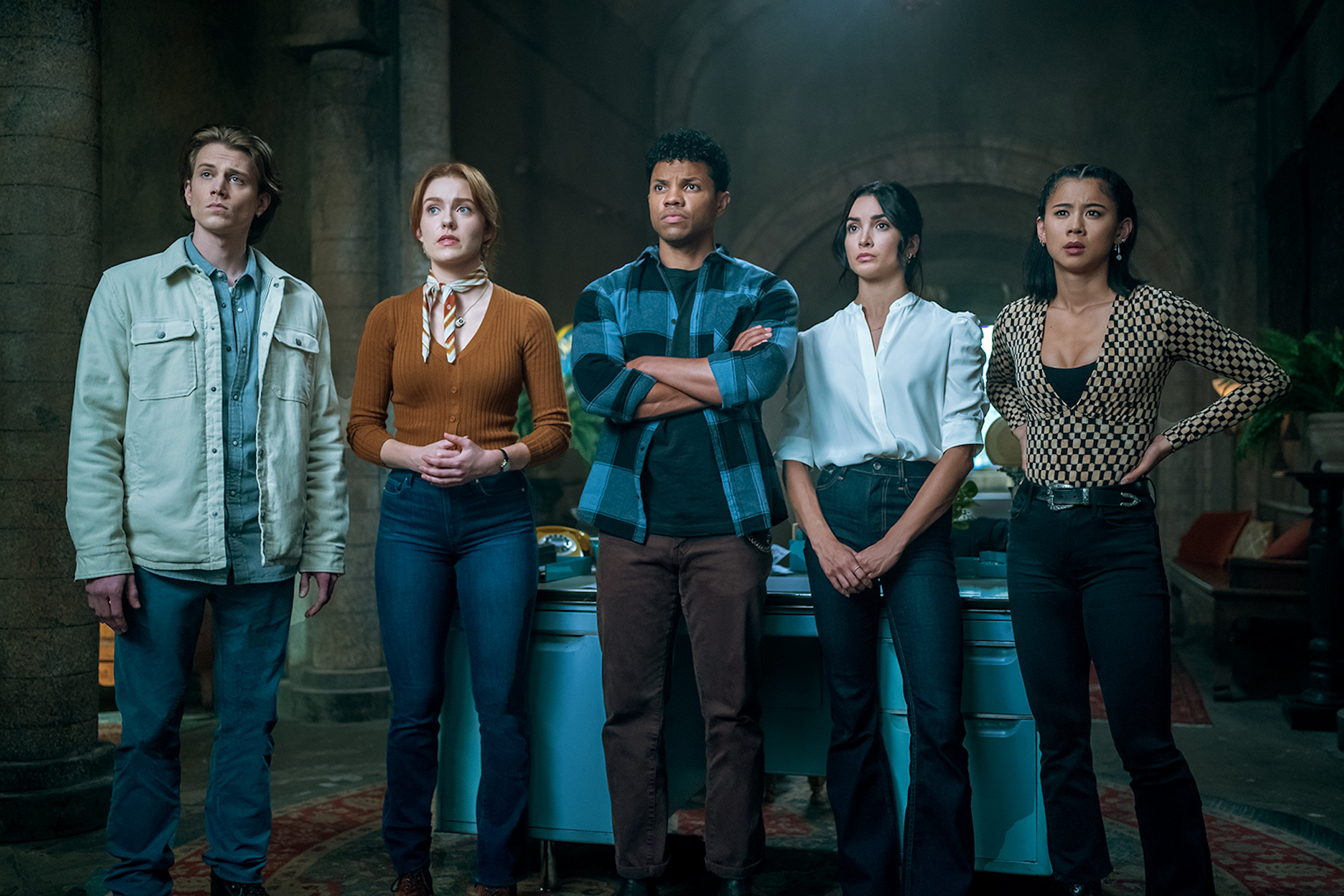 Alex Saxon, Kennedy McMann, Tunji Kasim, Maddison Jaizani, and Leah Lewis in 'Nancy Drew'