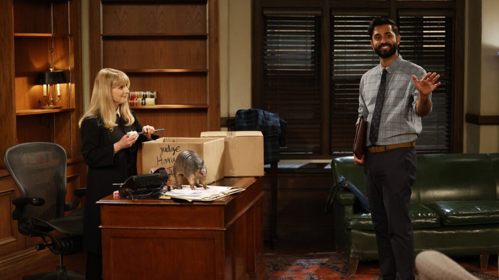 Kapil Talwalkar and Melissa Rauch in 'Night Court'