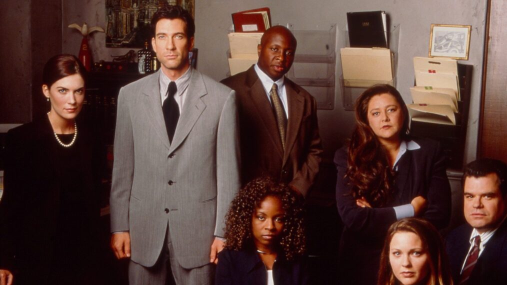 Lara Flynn Boyle, Dylan McDermott, Steve Harris, Camryn Manheim, Michael Badalucco, Kelli Williams, LisaGay Hamilton in 'The Practice'