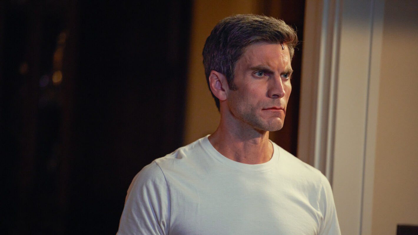 'Yellowstone' Midseason Finale Beth & Jamie Are Ready to Play Offense