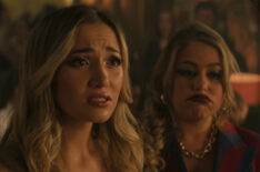Tilly Keeper and Eve Austin in 'You' Season 4