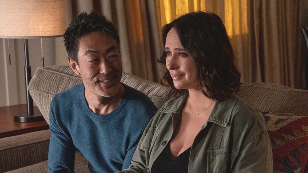 Kenneth Choi and Jennifer Love Hewitt in the 'Future Tense' episode of '9-1-1'