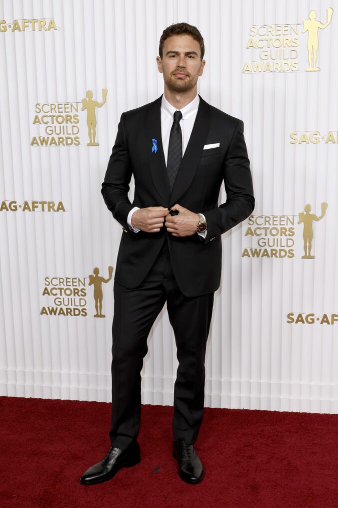 Theo James at the 2023 SAG Awards