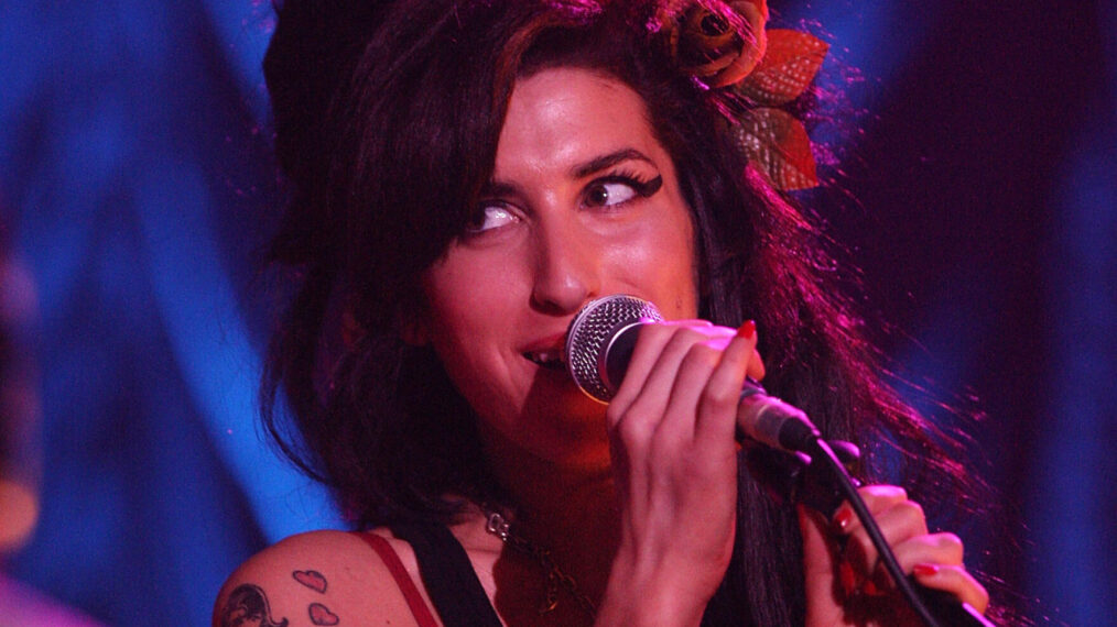 Amy Winehouse Performs during the 50th Grammy Awards ceremony in 2008