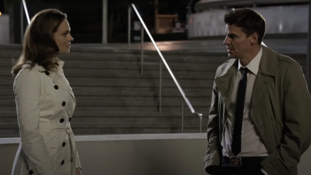 Emily Deschanel and David Boreanaz in 'Bones'