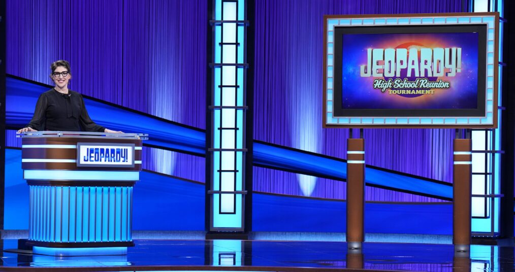 Mayim Bialik para el Torneo de Reunión de la Escuela Secundaria de 'Jeopardy!'