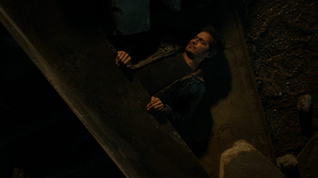Nicholas Gonzalez in 'La Brea' Season 2