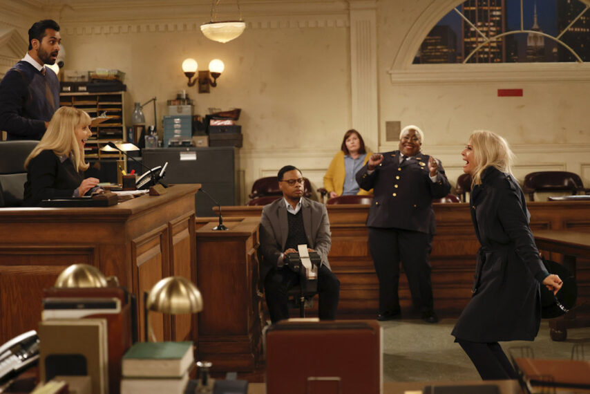 Kapil Talwalkar, Melissa Rauch, Lacretta, and Faith Ford in 'Night Court' Season 1 Episode 7