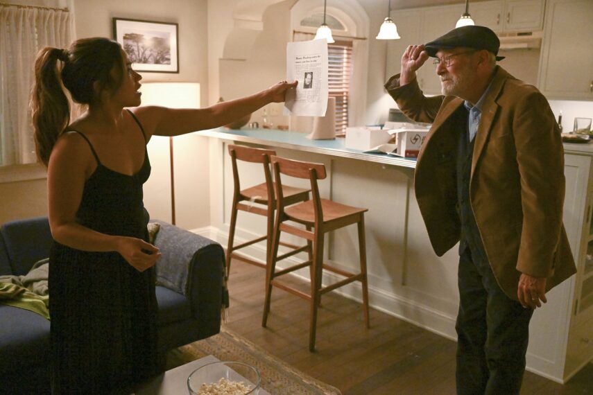 Gina Rodriguez und Martin Mull in 