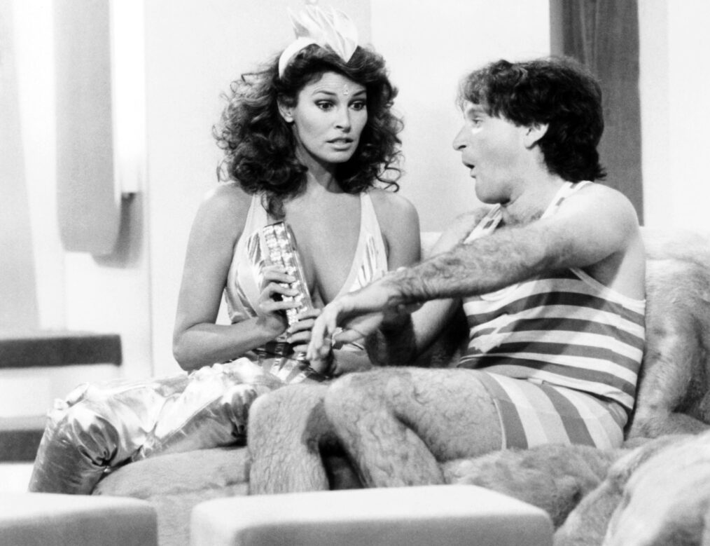 Raquel Welch & Robin Williams in 'Mork and Mindy,' 1979