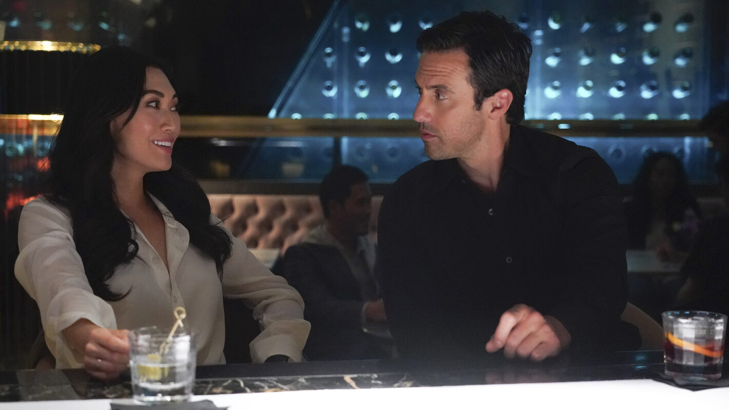 Roush Review Playing a Lying Game in ABC's 'The Company You Keep' Caper