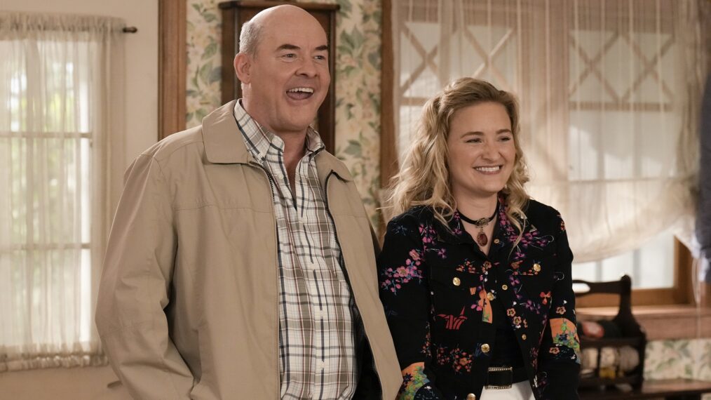 David Koechner and AJ Michalka on 'The Goldbergs'