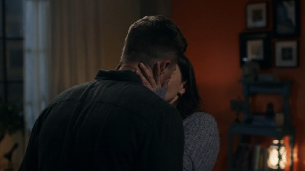 Eric Winter and Melissa O'Neil in 'The Rookie'
