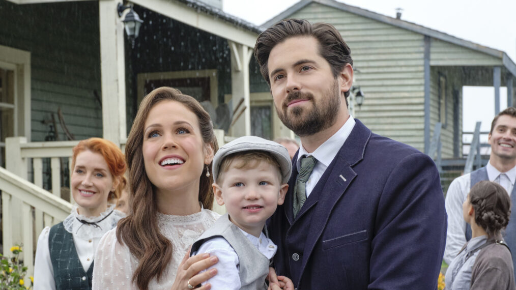 Erin Krakow and Chris McNally in 'When Calls the Heart'