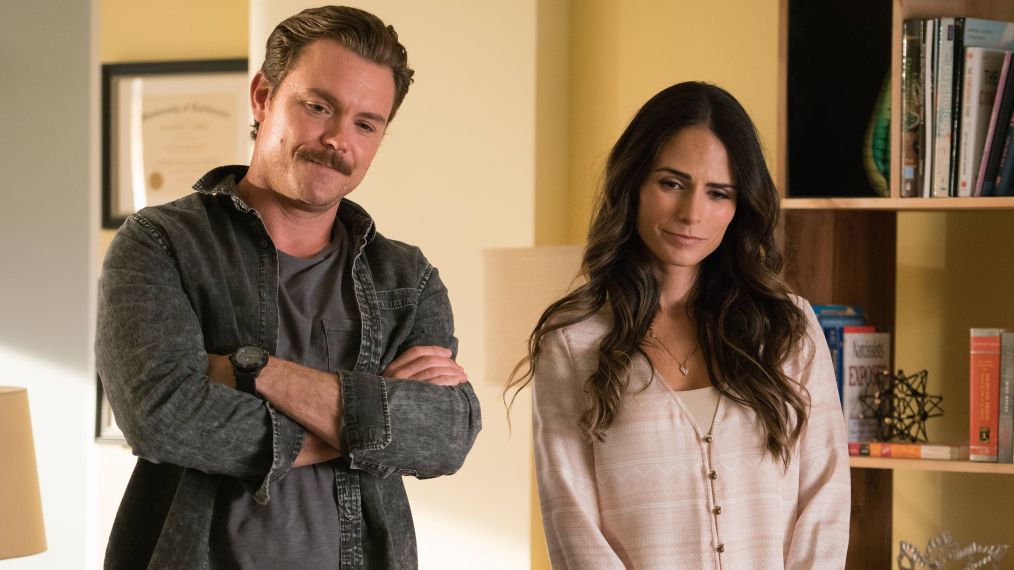 Clayne Crawford and Jordana Brewster in Lethal Weapon
