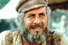 Chaim Topol Dies: 'Fiddler on the Roof' Actor Was 87