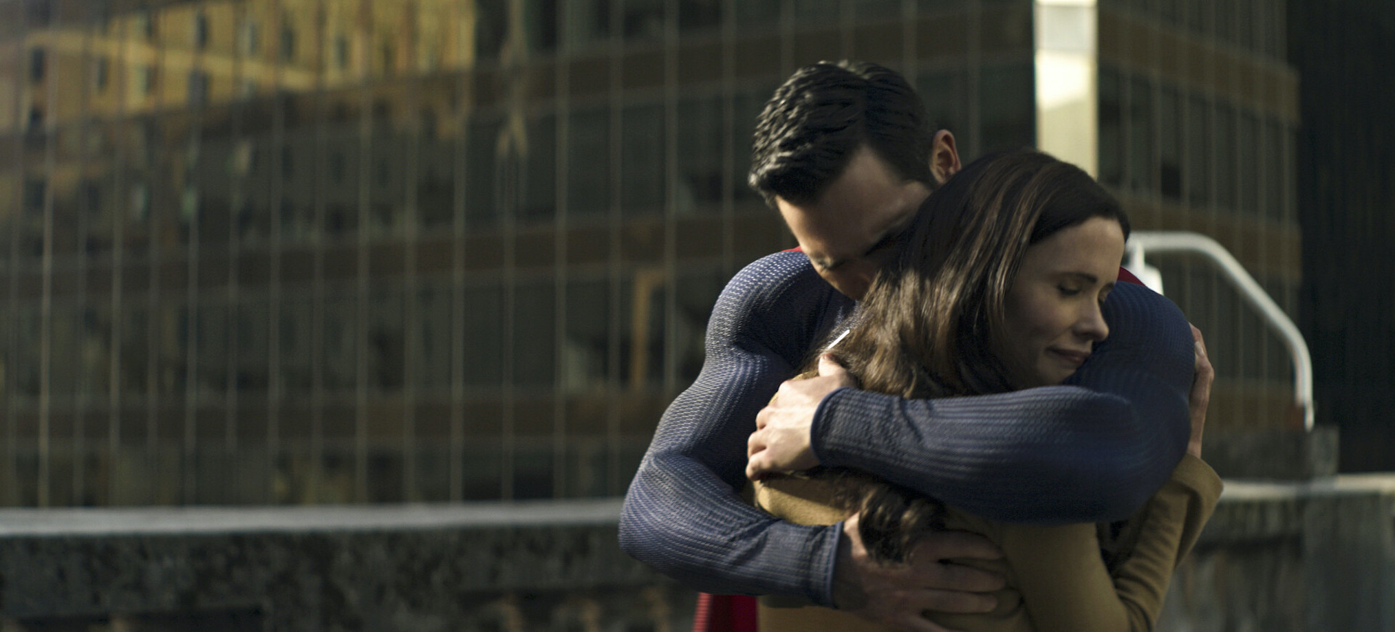 Tyler Hoechlin and Elizabeth Tulloch in 'Superman & Lois'