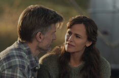 Nikolaj Coster-Waldau and Jennifer Garner in 'The Last Thing He Told Me'