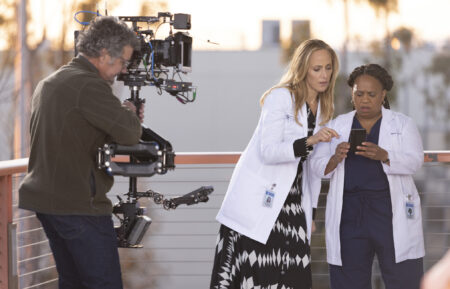 Kim Raver and Chandra Wilson in 'Grey's Anatomy'