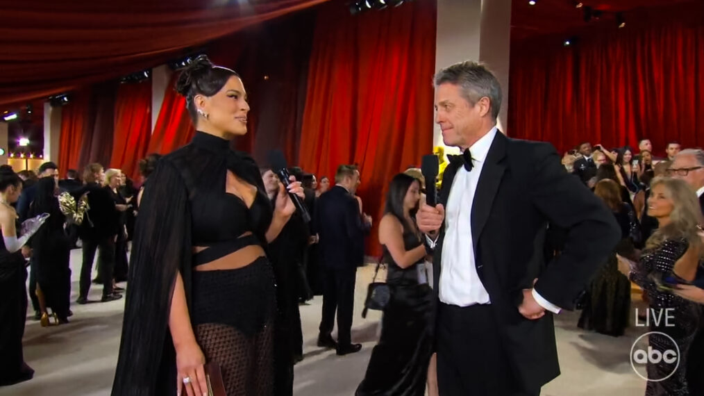 Ashley Graham interviewing Hugh Grant at the Oscar 2023