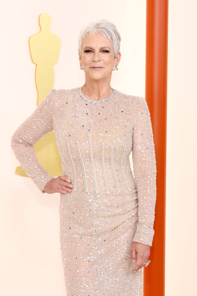 Jamie Lee Curtis arrives at the 2023 Oscars