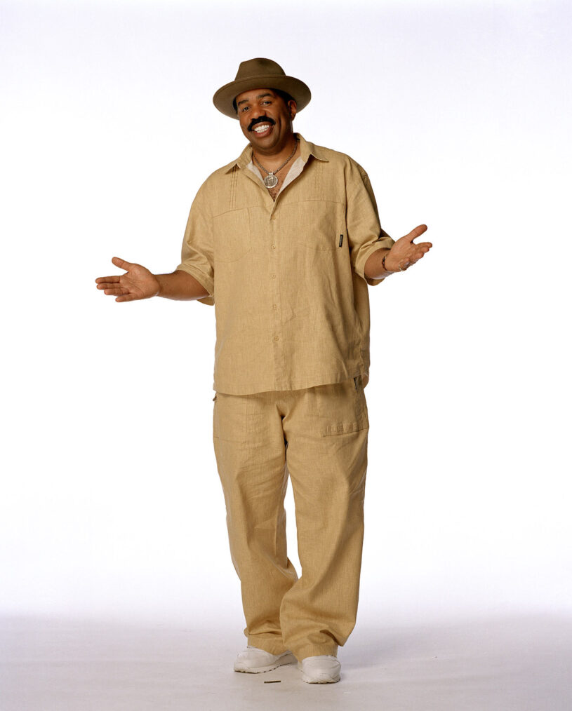 Steve Harvey in khaki