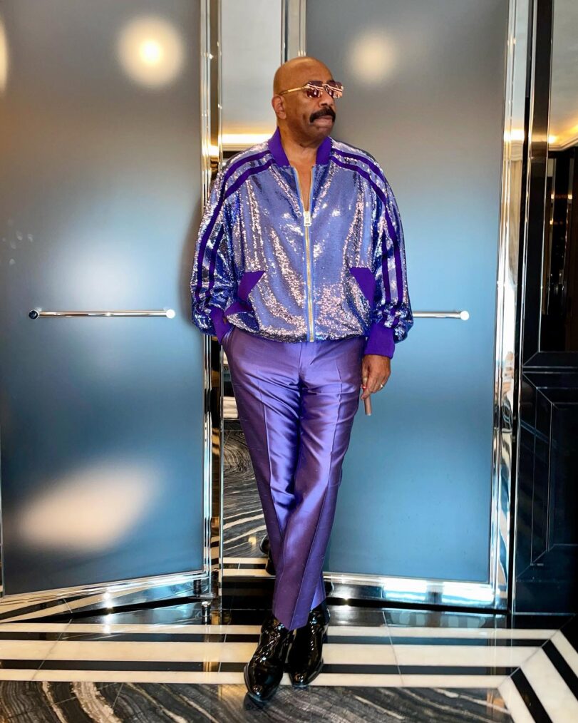 Steve Harvey in tracksuit