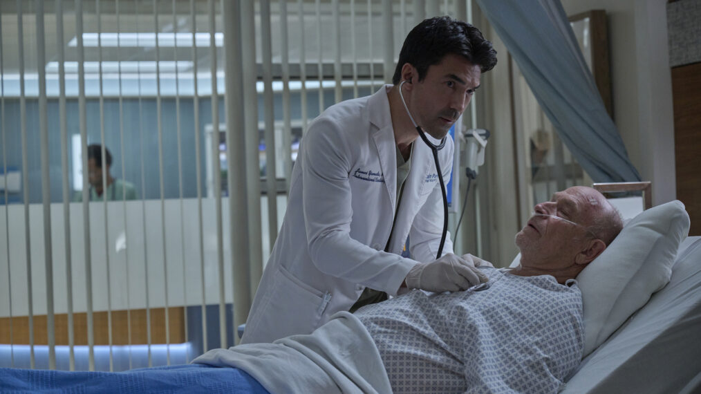 Ian Anthony Dale and Corbin Bernsen in 'The Resident'