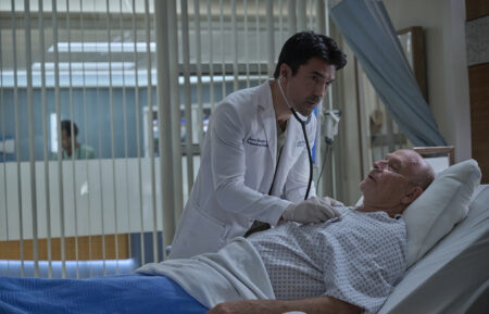 Ian Anthony Dale and Corbin Bernsen in 'The Resident'