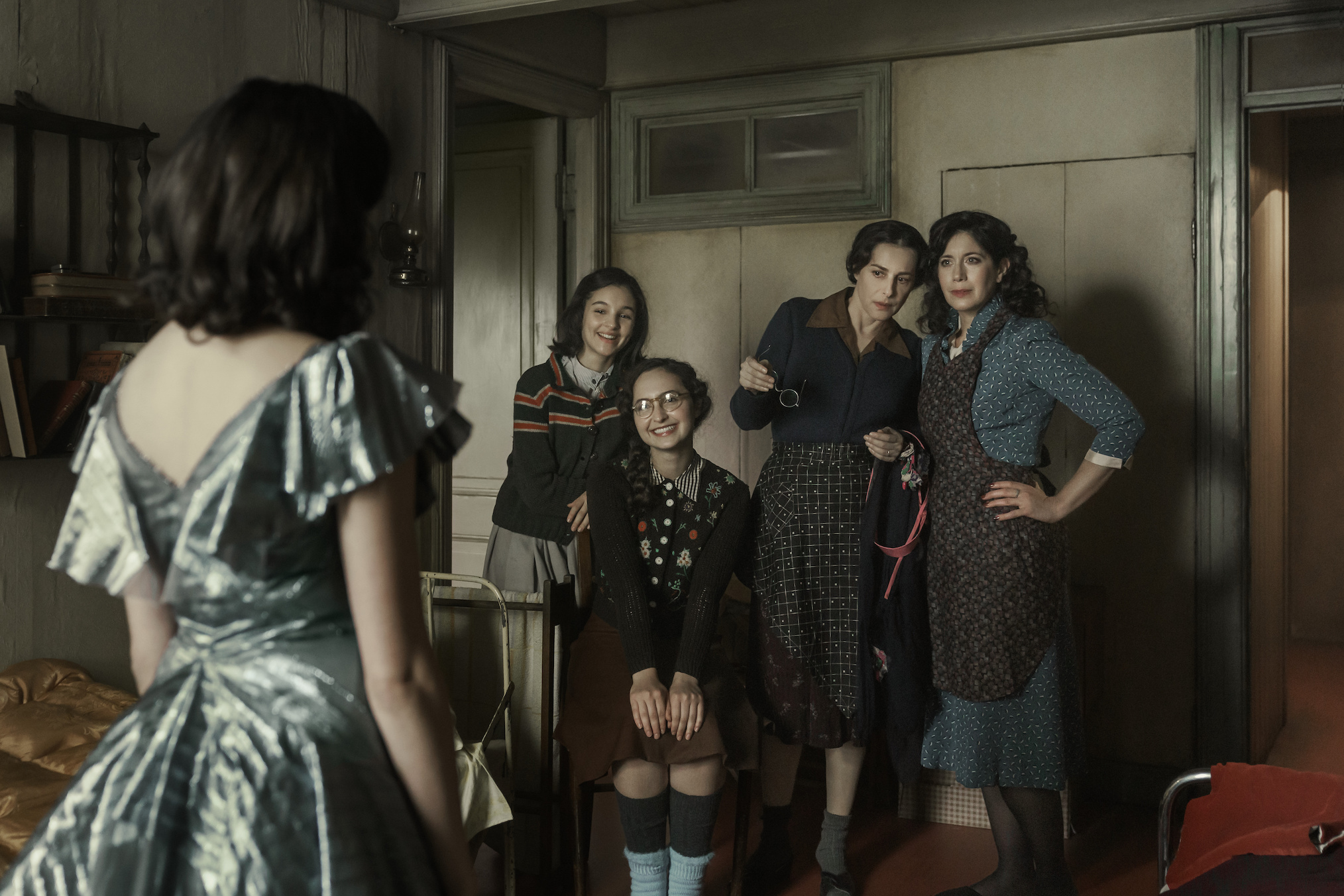 Bel Powley, Billie Boullet, Ashley Brooke, Amira Casar, and Caroline Catz in 'A Small Light'