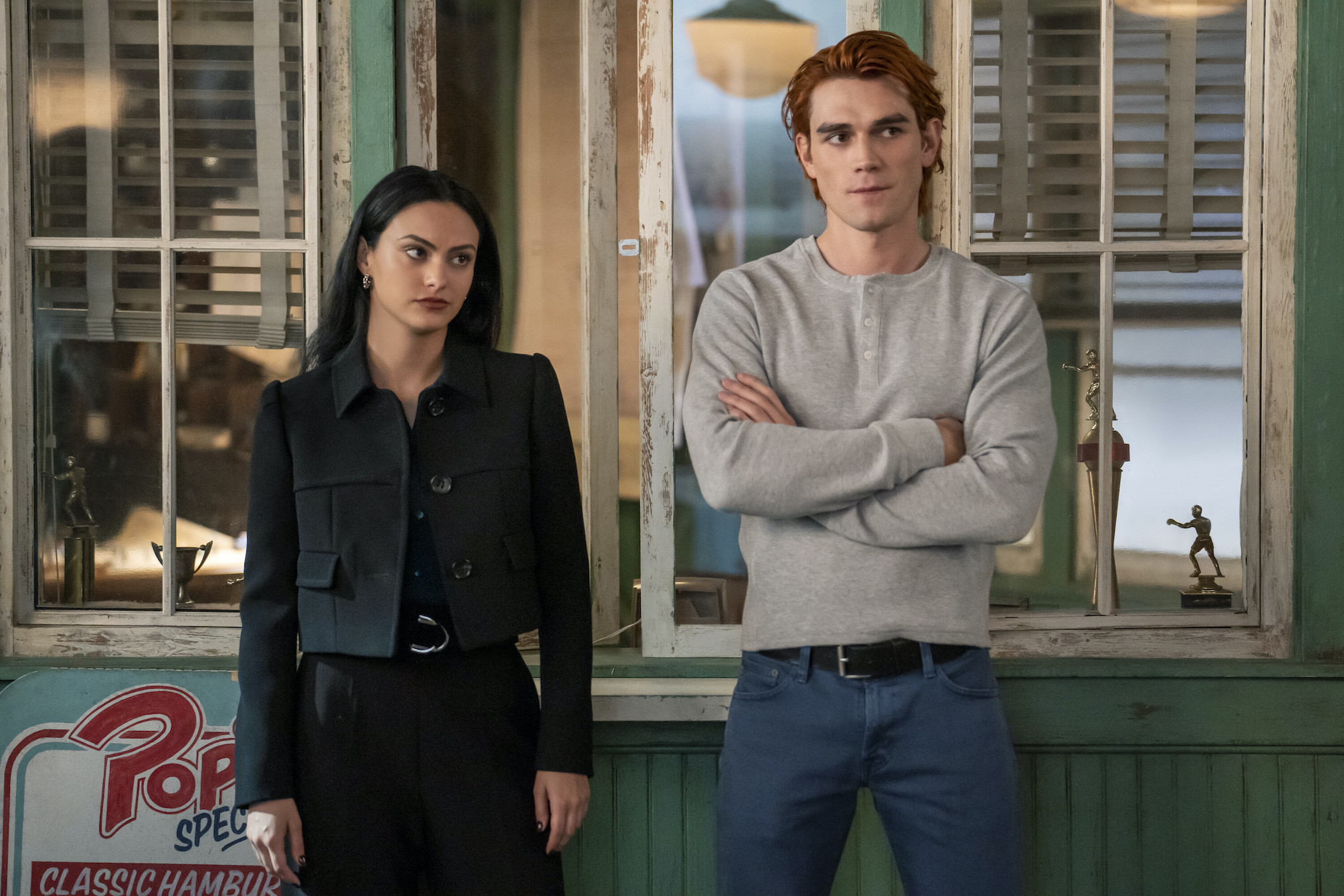 Riverdale 2x08 online