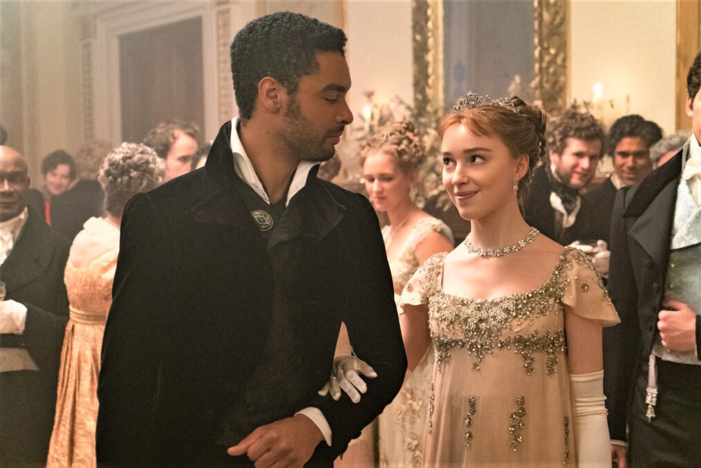 Rege-Jean Page and Phoebe Dynevor in 'Bridgerton' Season 1