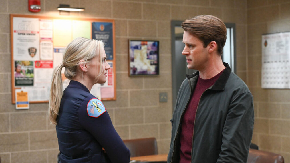 Kara Killmer y Jesse Spencer en 'Chicago Fire'