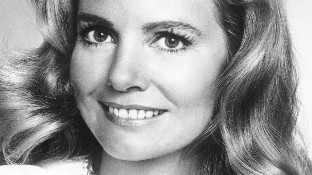 Sharon Acker, Star of ‘The Bold Ones’ & ‘Executive Suite,’ Dies at 87