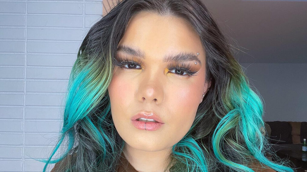 Madison De La Garza poses for IG selfie