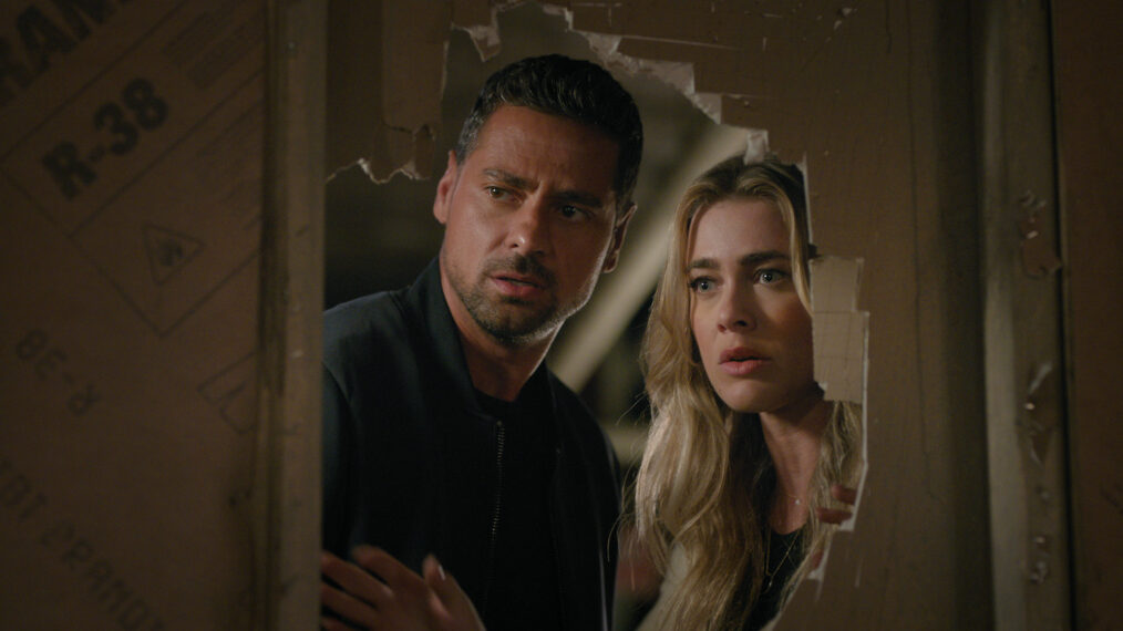 J.R. Ramirez and Melissa Roxburgh in 'Manifest'