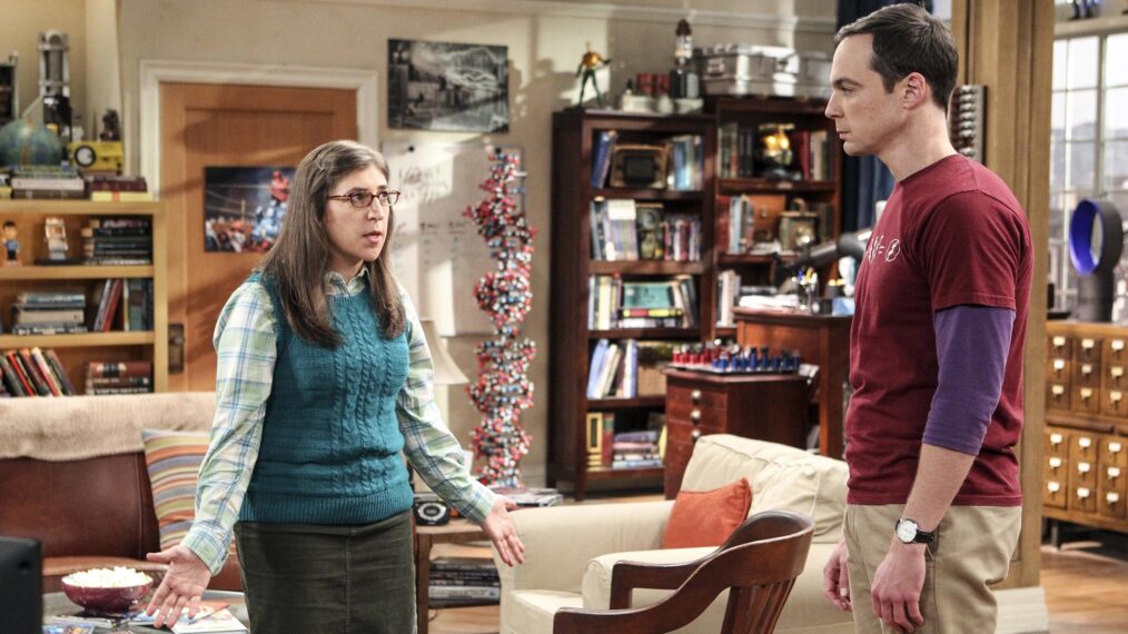 Mayim Bialik and Jim Parsons in The Big Bang Theory