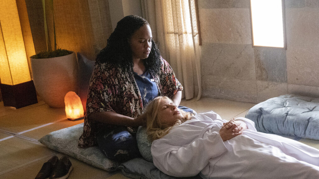 Natasha Rothwell and Jennifer Coolidge in 'The White Lotus' Season 1