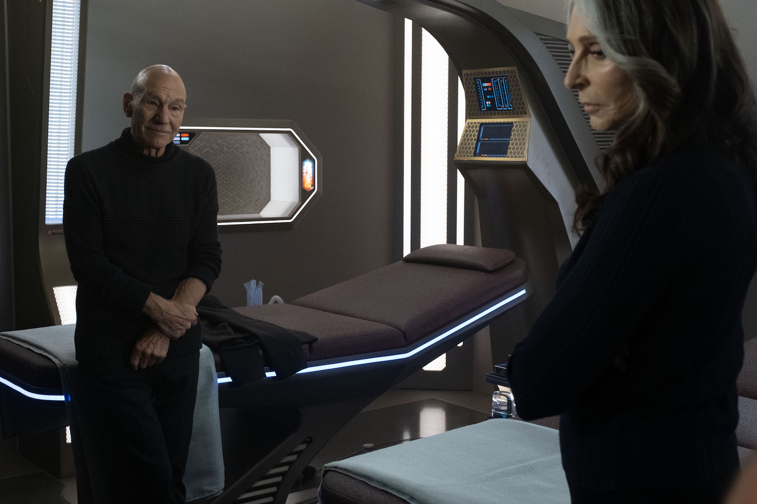 Patrick Stewart y Gates McFadden en 'Star Trek: Picard'