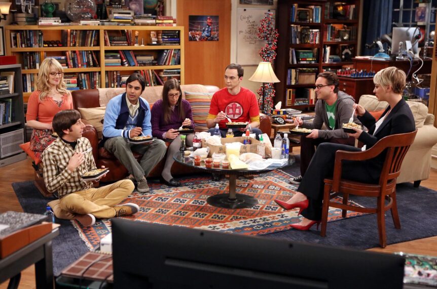 Melissa Rauch, Simon Helberg, Kunal Nayyar, Mayim Bialik, Jim Parsons, Johnny Galecki, and Kaley Cuoco in 'The Big Bang Theory'