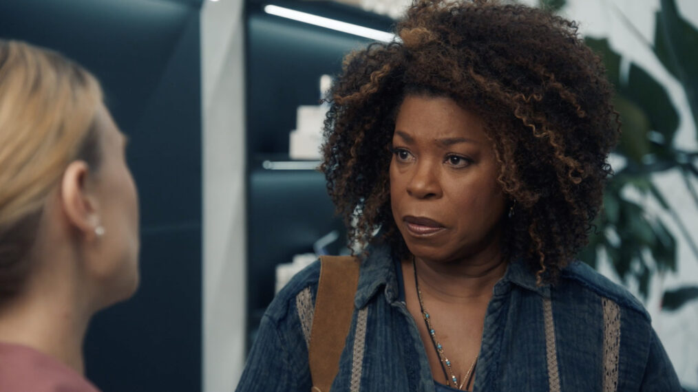 Lorraine Toussaint Shares What She Wanted for Vi in Domestic Abuse Episode (VIDEO) Lorraine Toussaint Shares What She Wanted for Vi in Domestic Abuse Episode (VIDEO)