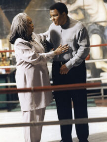 Della Reese and Muhammad Ali in 'Touched by an Angel'