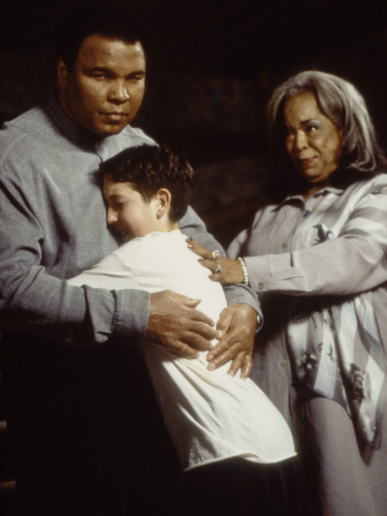 Muhammad Ali and Della Reese in 'Touched by an Angel'