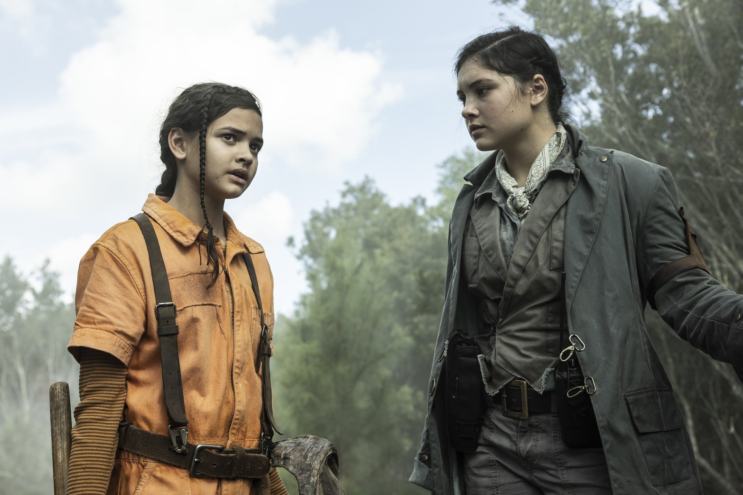 Zoey Merchant as Wren, Jayla Walton as Dove - Fear the Walking Dead