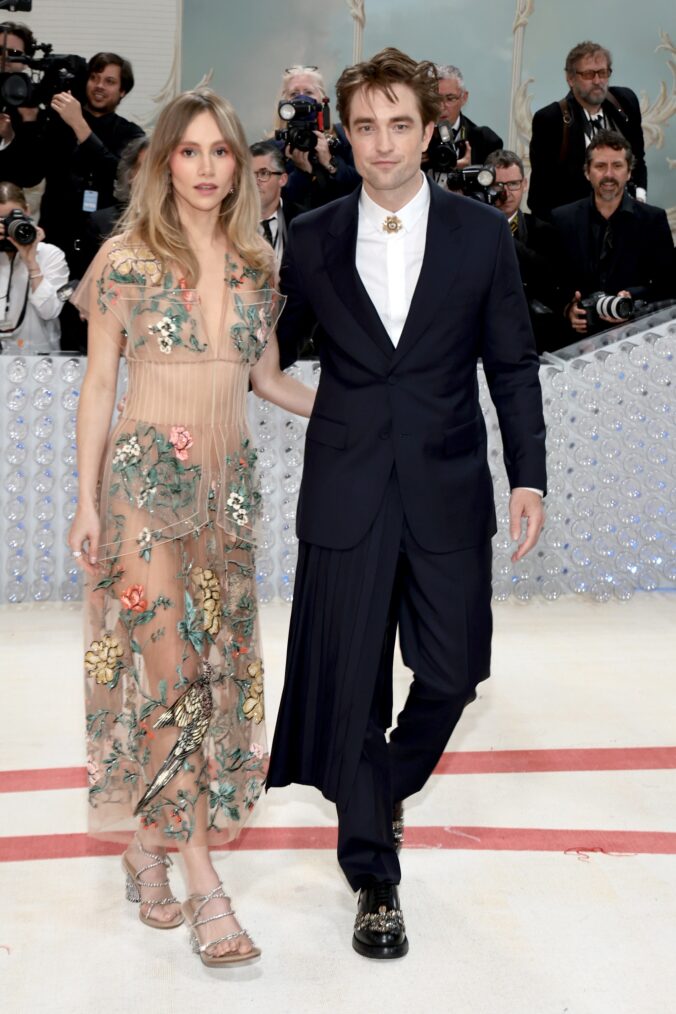 Suki Waterhouse and Robert Pattinson at the 2023 Met Gala